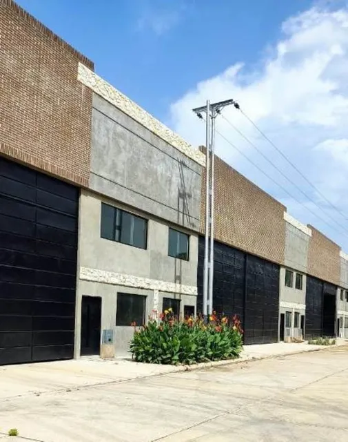 Lm Vende Galpón En La Av. Las Ferias, Santa Rosa, Valencia.