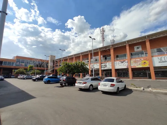 Local Comercial En Excelente Estado En Cc Urb Corinsa.hasiso