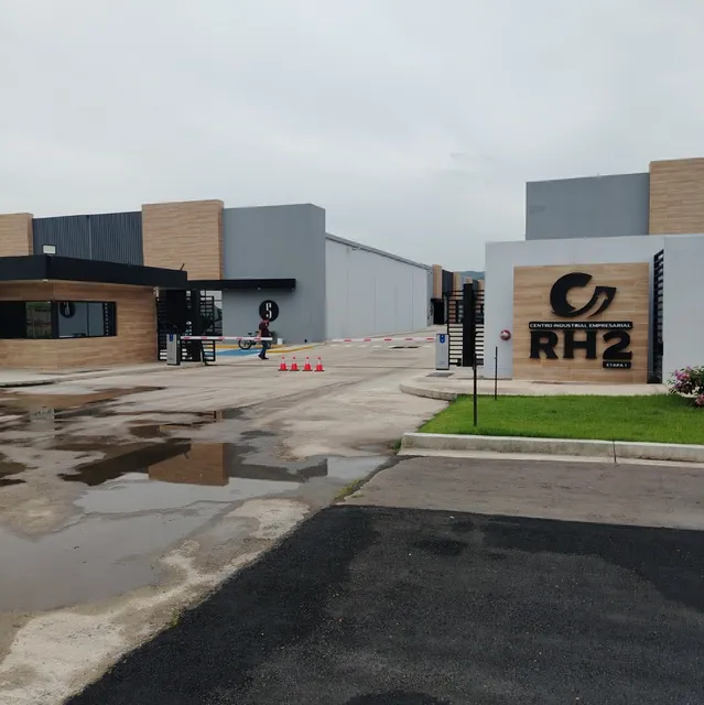 Se Alquila Galpón De 469m2 Centro Empresarial Industrial Rh2 Con Planta 100% 