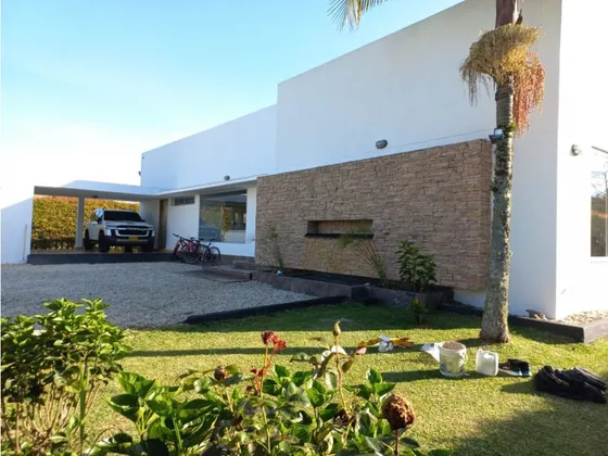 Vendemos Casa De Un Nivel En Llanogrande/rionegro