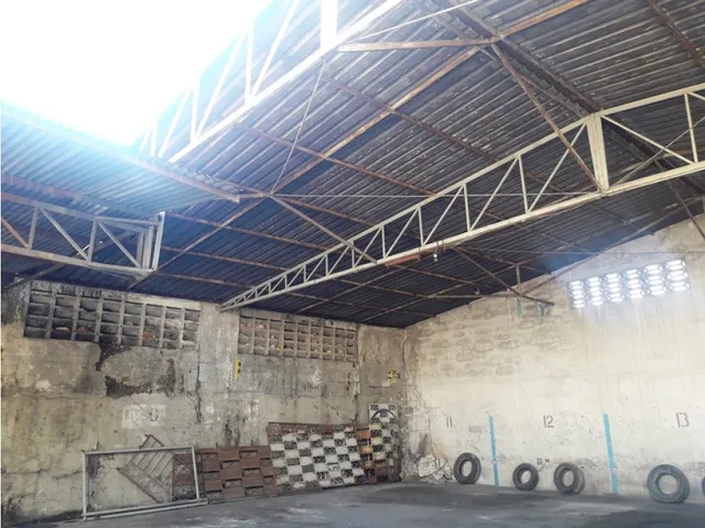 Venta De Galpón 705m2 A Pie De Calle Valencia, Av. Las Ferias.w6885453