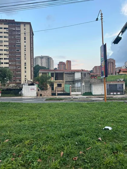 Casa Residencial Y Comercial Avenida Cuatricentenaria Valencia Con Local 26073  Fp