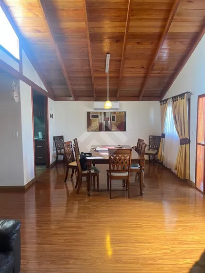 Casa Y Dos Locales Comerciales A Pasos Metro Blanqueado