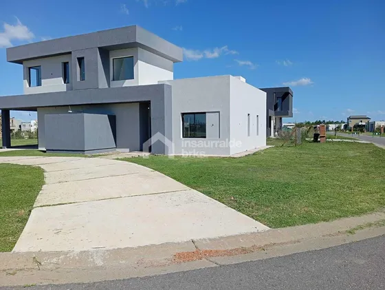 Casa Chalet  En Venta En Loma Verde, Escobar, G.b.a. Zona Norte