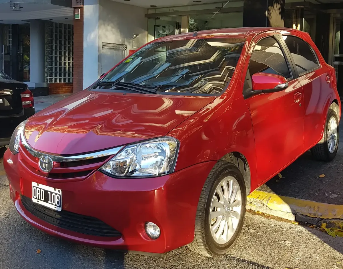 Toyota Etios XLS