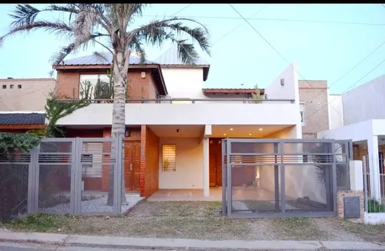 Venta Casa B Parque República-3 Dormitorios-apta Bancor