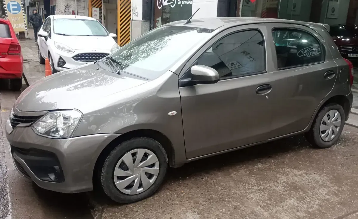Toyota Etios 1.5 Sedan X
