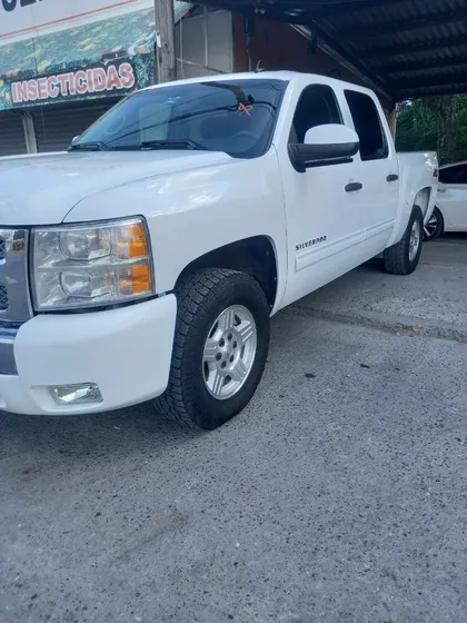Chevrolet Silverado F Pickup 2500 Crew Cab 4x4 Mt