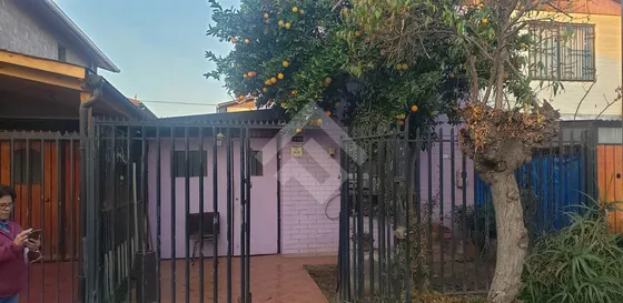 Casa En Venta De 3 Dorm. En Maipú