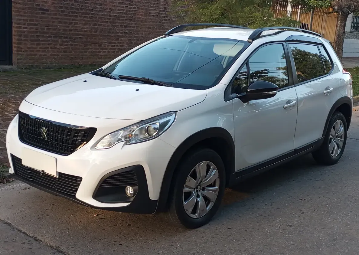 Peugeot 2008 1.6 Allure am20