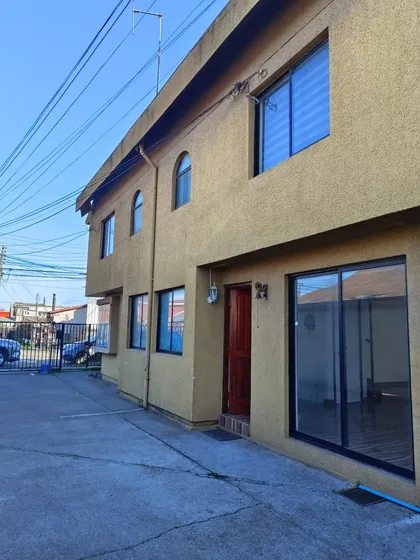 Se Vende Hermosa Casa 4 Dormitorios 3 Baños, Sector Santa M