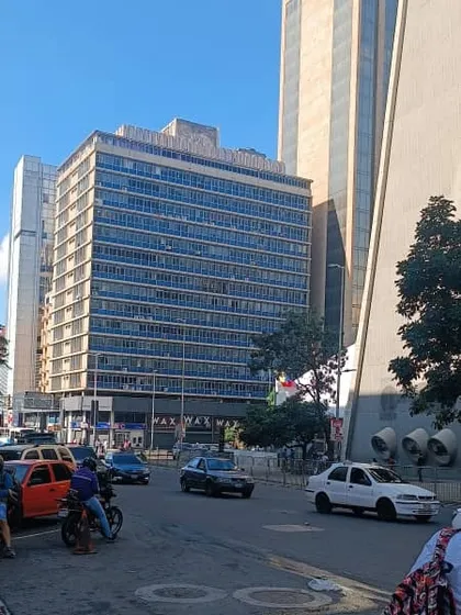 Plaza Venezuela Espacio Para Uso Comercial 7500m2 A La Venta