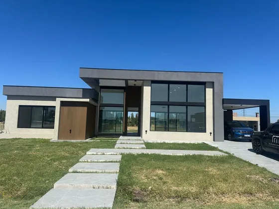 Casa En Venta En La Magdalena, Canning, Esteban Echeverria