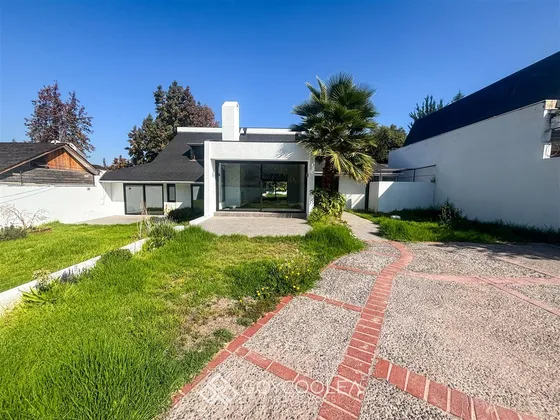 Casa En Arriendo De 4 Dorm. En Las Condes