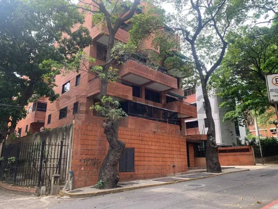 Excelente Apartamento En La Av. Principal De Sebucán, Los Dos Caminos.