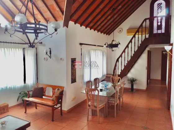 Casa, 2 Dormitorios, 2 Baños,  Cerca Del Centro Y De La Playa , Punta Del Este Sho4781292