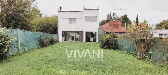 Venta De Casa 3 Dormitorios 8 Entre 656 Y 657 La Plata 
