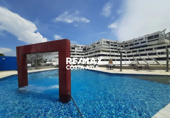 Apartamento En Venta Con Puesto De Lancha En Marina Edificio Gran Marina Tucacas.