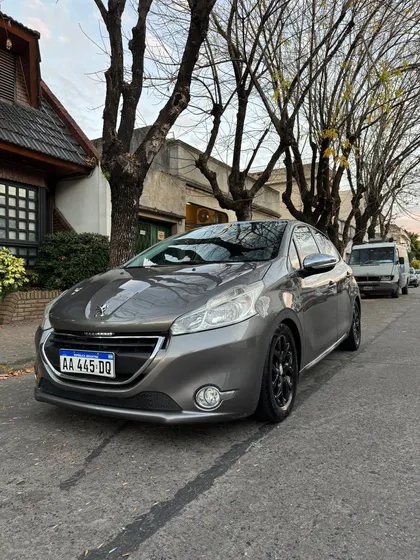Peugeot 208 1.6 Allure Touchscreen