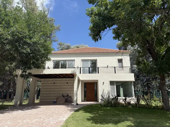 Casa En Alquiler Saint Thomas Oeste Canning 