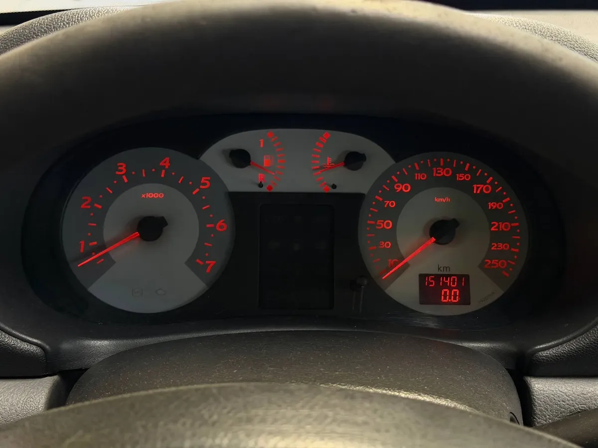 Renault Clio 1.6 Expression5302357884253081612