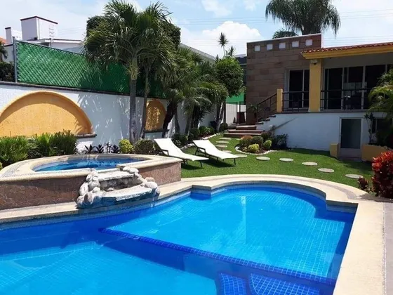 Casa En Renta Lomas De Cocoyoc (canarios)