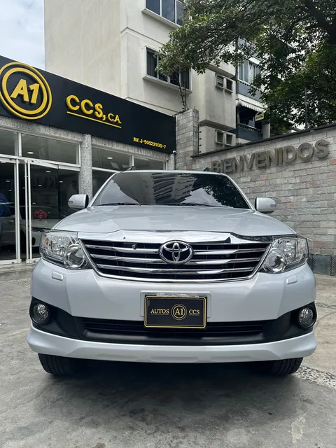 Toyota Fortuner Sr