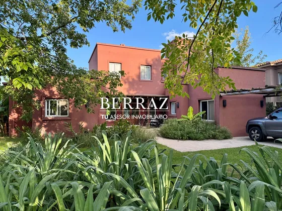  Casa Venta 3 Dormitorios Barrio Santa Maria De Los Olivos Lote De 1089 M2