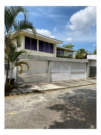Venta De Casa 850m2 Terreno/3hab+s/4b /3 Ptos/ 7693