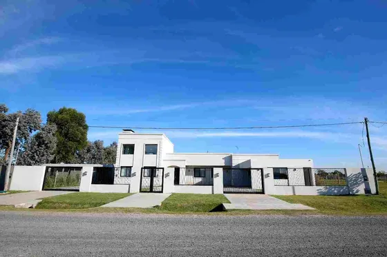 Casa En Alquiler La Cañada 