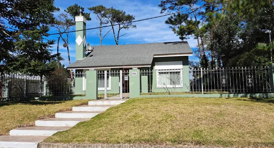 Casa En Venta - 3 Dormitorios 2 Baños - Cochera - 762mts2 - Punta Del Este
