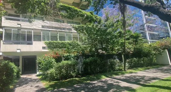 Las Condes Barrio El Golf 4 D 3 B 1 Box.