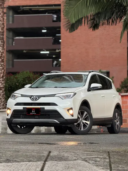 Toyota Rav4 2.0 Street
