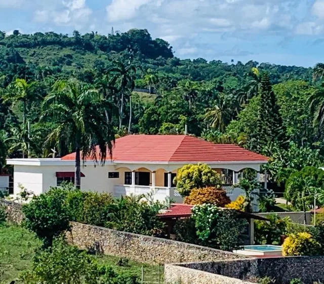 Oportunidad De Inversión En Cabrera Rodeada Del Mar Y La Montaña Vendo Casa 