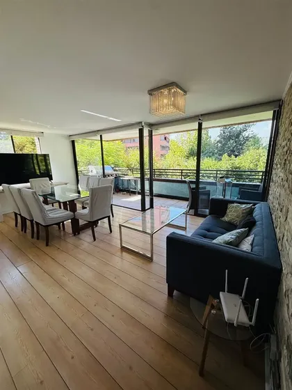 Depto. En Arriendo Amoblado De 4 Dorm. 3 Baños En Las Condes