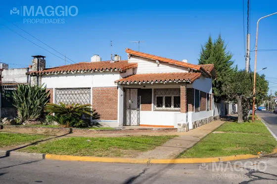 Venta Casa 4 Ambientes, En Ramos Mejia