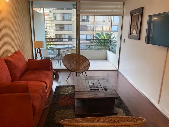 Arriendo Depto Amoblado En Manquehue Con Colon