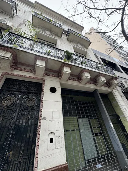 Casa De Estilo Francés , Luminosa Amplia Ideal Inversion