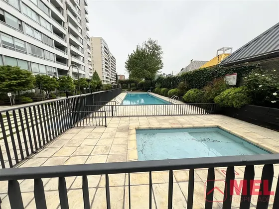 Departamento En Venta De 2 Dorm. En Lo Barnechea