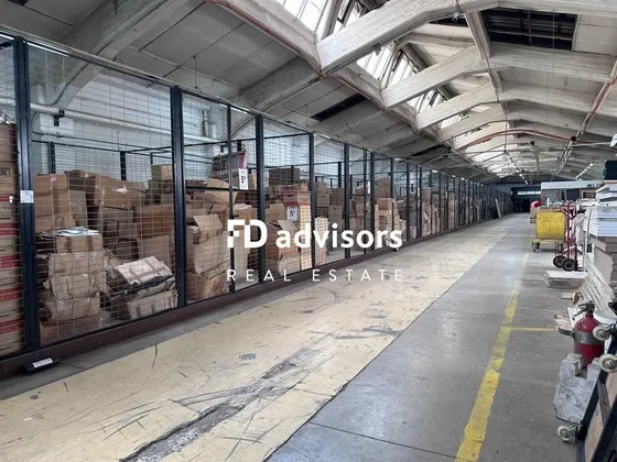 2.208 M2 De Bodega Con Oficinas En Ñuñoa