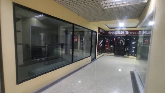 Lh Local En Venta En El Centro Comercial El Este 
