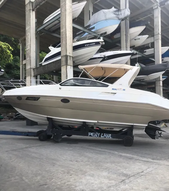 Lancha Real 320  , Impecável, Toda Revisada , Pintura Nova .