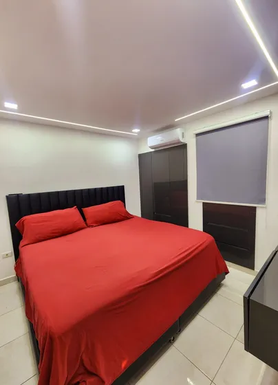 Apartamento En La Urb. El Bosque. Res. Monticello.