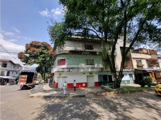 Venta De Edificio Esquinero. Barrio Sevilla. Sector Univ.antioquia