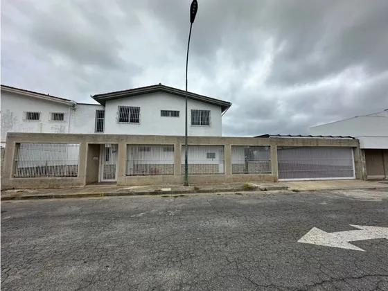 Se Vende Casa En La Urb. Alto Prado 786m2