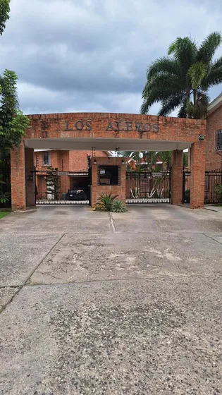 Angelica Rivas Vende Town House, Res Los Aleros, Urb Guataparo, Valencia Carabobo