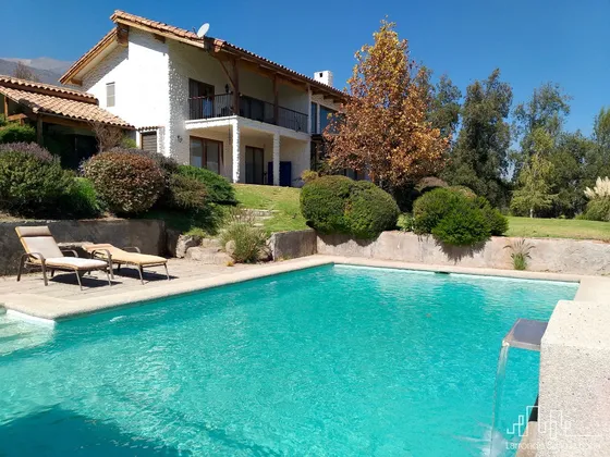 Espectacular! En Condominio 6d+5b+estar + Serv - Arboretum