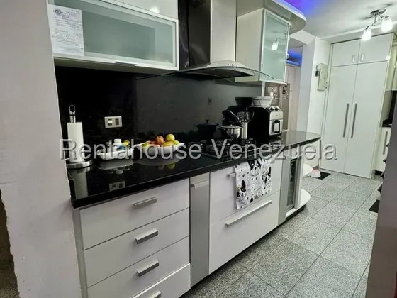 Apartamento Dúplex En Venta En Nueva Casarapa, 127, 44 Mts. Luis Infante 25-16668