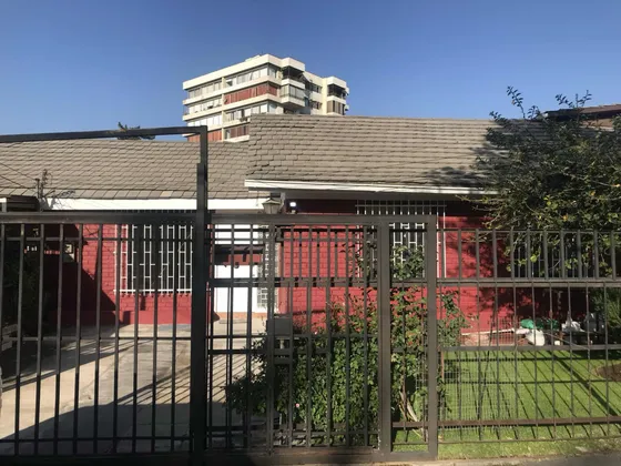 Casa En Arriendo En La Reina 3d 2b Estacionamiento