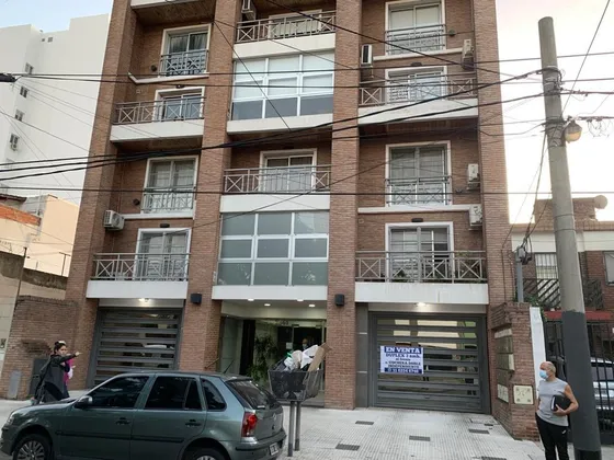 En Venta En Caseros 3 Ambientes Alquilado Caseros F: 9055